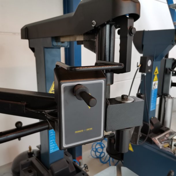 Dkmonteringsapparat assistent burst