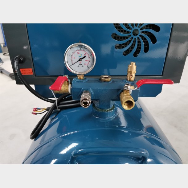 Scrollkompressor 2,2Kw, 360l/m, 10bar, 200l tank